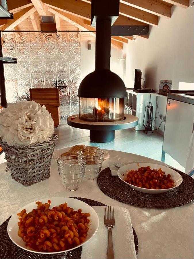 La Casa Sulla Collina Del Castello Villa Breno Eksteriør billede
