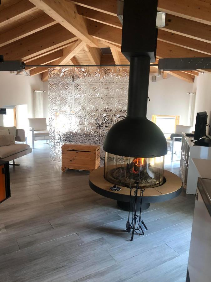 La Casa Sulla Collina Del Castello Villa Breno Eksteriør billede