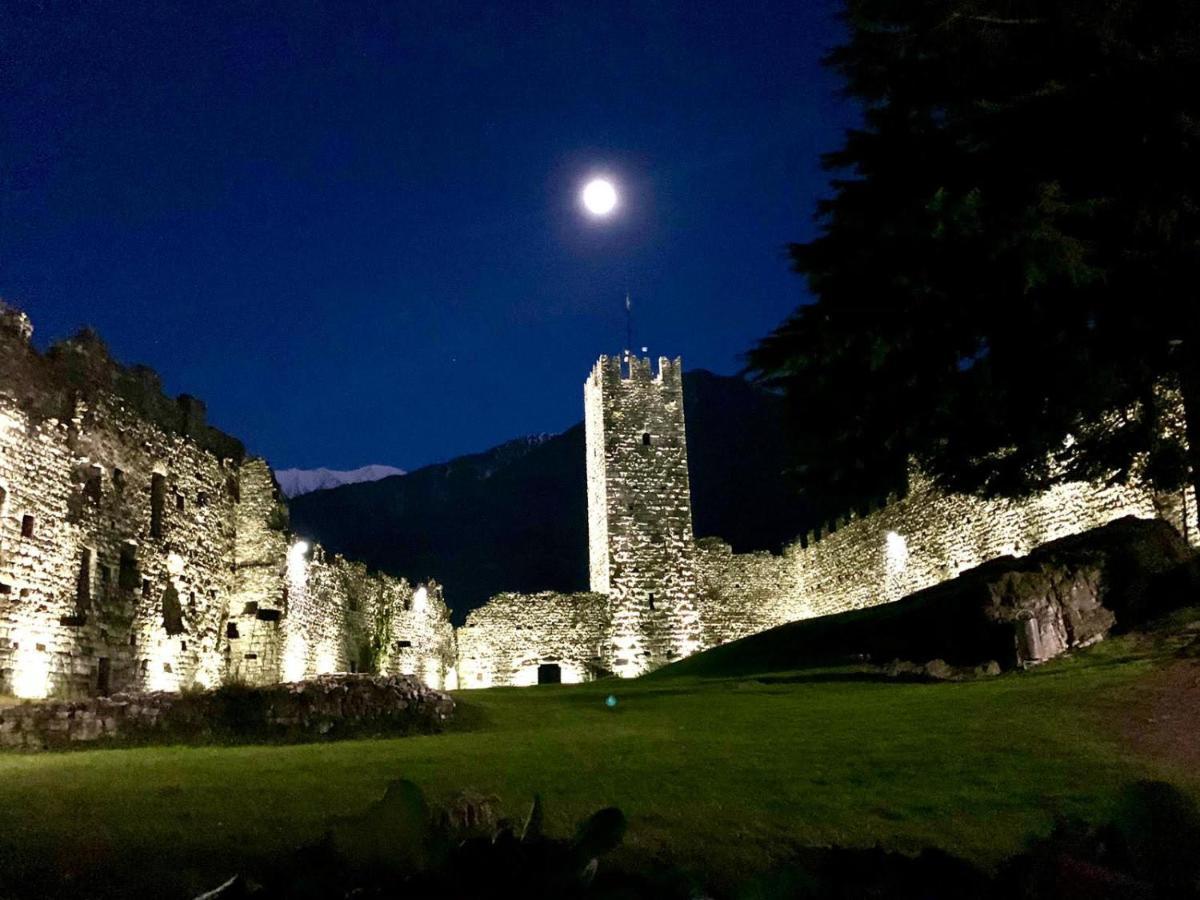 La Casa Sulla Collina Del Castello Villa Breno Eksteriør billede